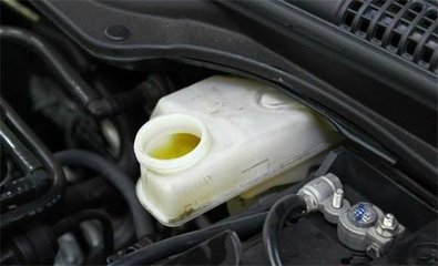 汽车润滑油代理带你熟悉汽车刹车油